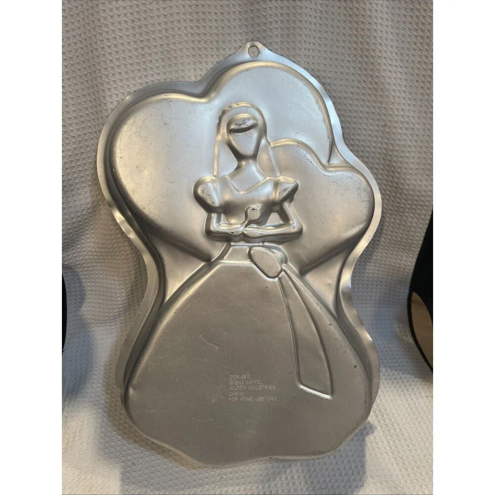 Retired Wilton Princess Cake Pan w/Bride Hearts ~ 2105-8910